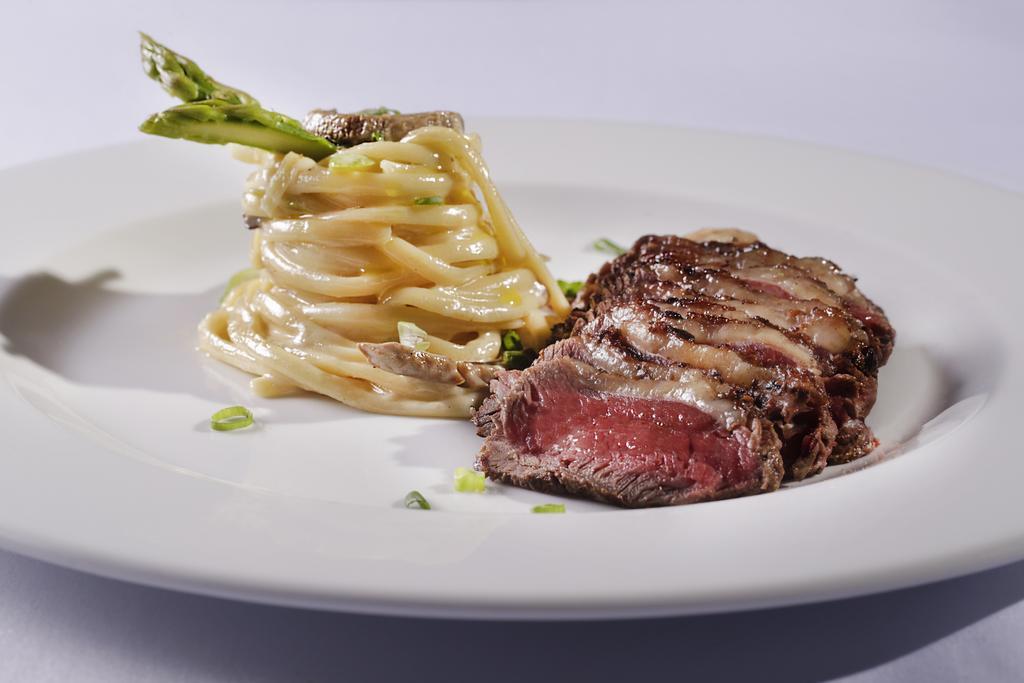 Sheraton Reserva Do Paiva Cabo de Santo Agostinho Εξωτερικό φωτογραφία A steak prepared sous-vide